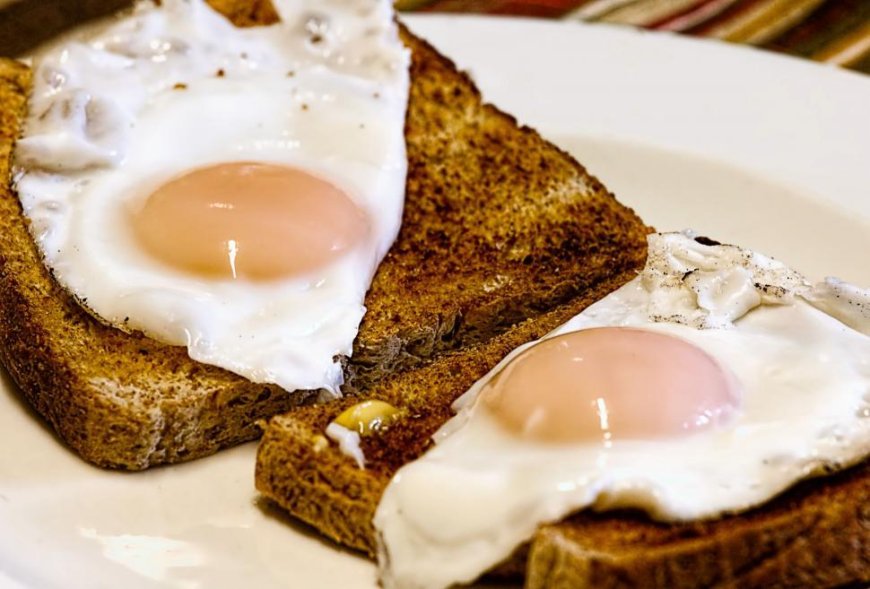 Omlet with Bread